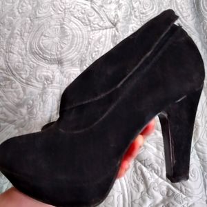 Size 8 JULES &JAMES bootie heels, black suede, worn twice!